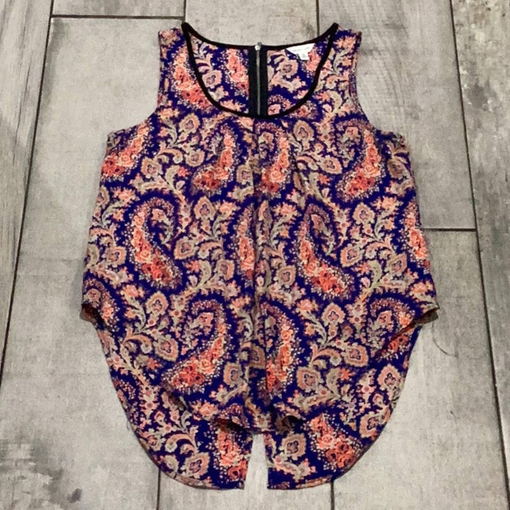 Style Loft  multi color sleeveless blouse with zippers in the back size small
